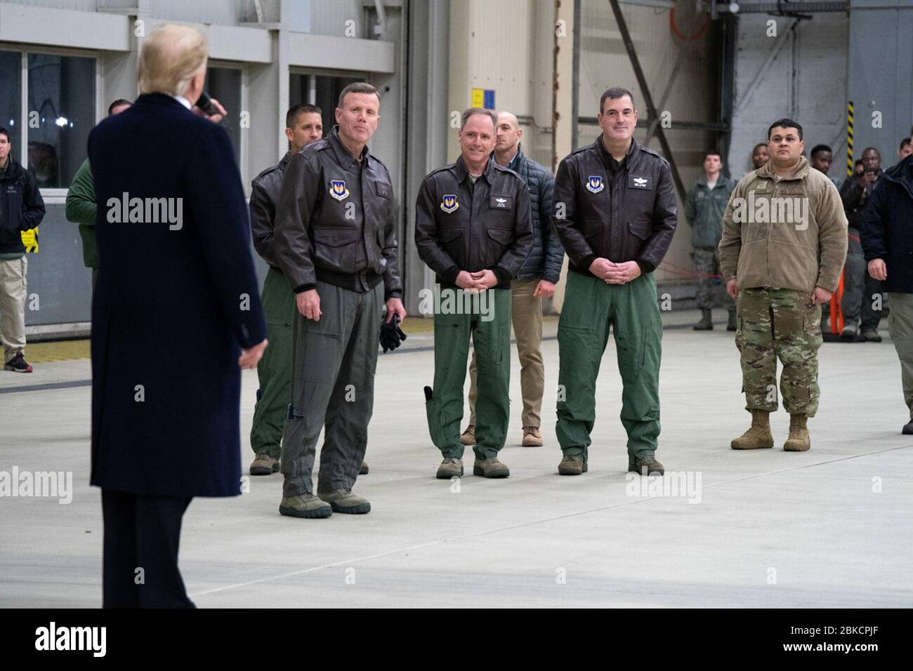 Am 26. Dezember 2018 besuchte US-Präsident Donald Trump nach einem unangekündigten Besuch des Al-Asad-Luftwaffenstützpunktes im Irak US-Truppen auf der Ramstein Air Force Base in Deutschland. Stockfoto