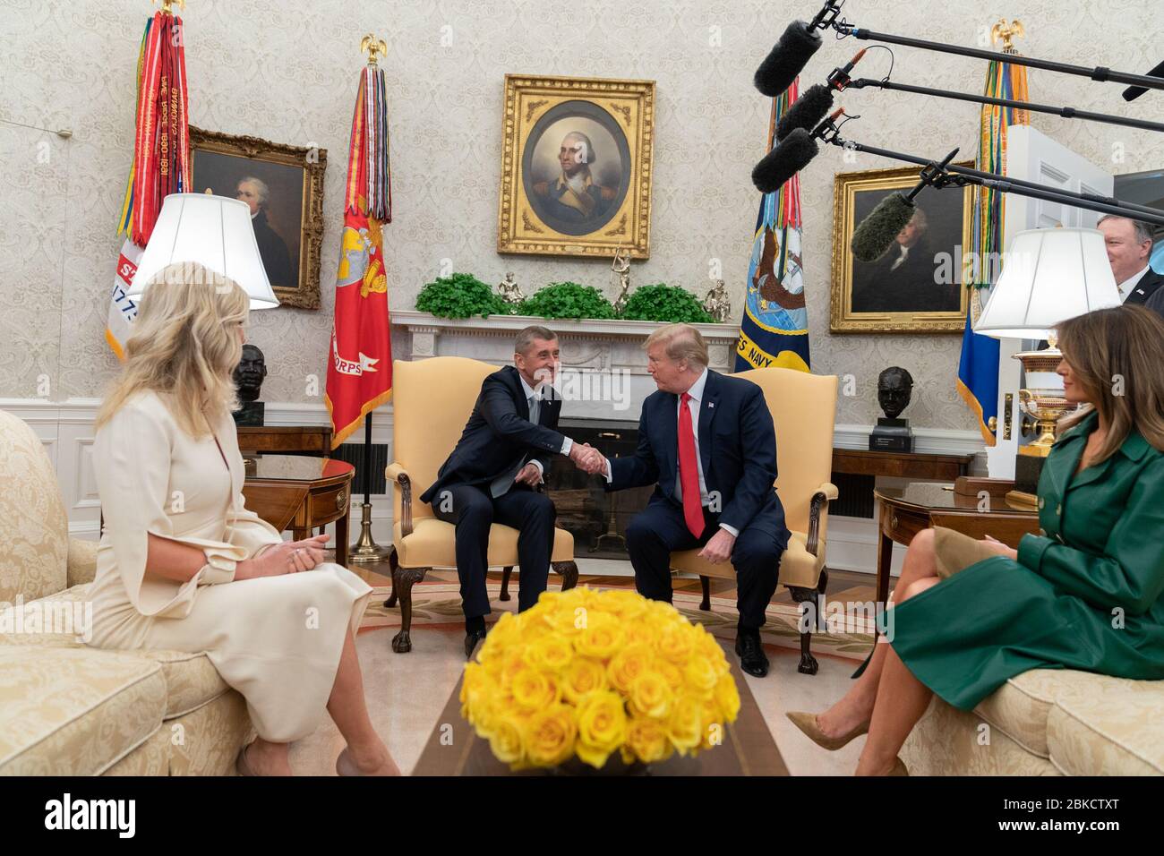 Präsident Donald J. Trump und First Lady Melania Trump begrüßen die Premierministerin der Tschechischen Republik und Frau Monika Babišová im Weißen Haus, Donnerstag, 7. März 2019 die Premierministerin der Tschechischen Republik und Frau Monika Babišová besuchen das Weiße Haus Stockfoto