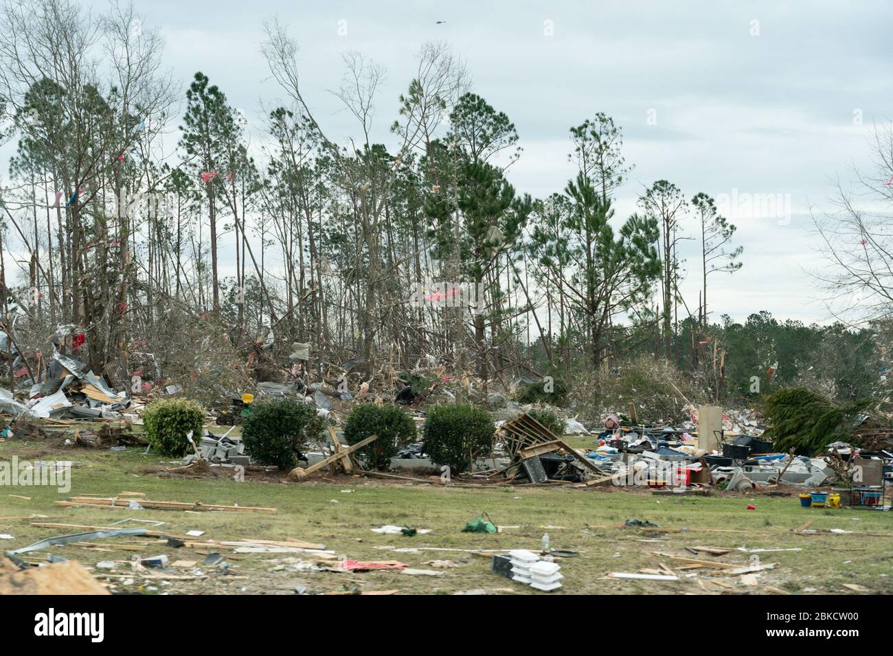 Szenen des Tornados verwüsteten Nachbarschaft in Lee County, Ala., besucht von Präsident Donald J. Trump und First Lady Melania Trump Freitag, 8. März 2019. Präsident Trump und First Lady Melania Trump besuchen Alabama Stockfoto