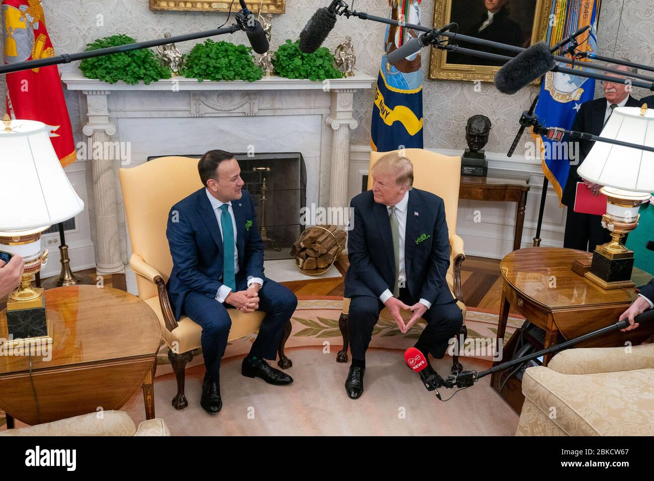 Präsident Donald J. Trump begrüßt den Premierminister der Republik Irland Leo Varadkar am Donnerstag, den 14. März 2019, im Weißen Haus. Der irische Premierminister besucht das Weiße Haus Stockfoto