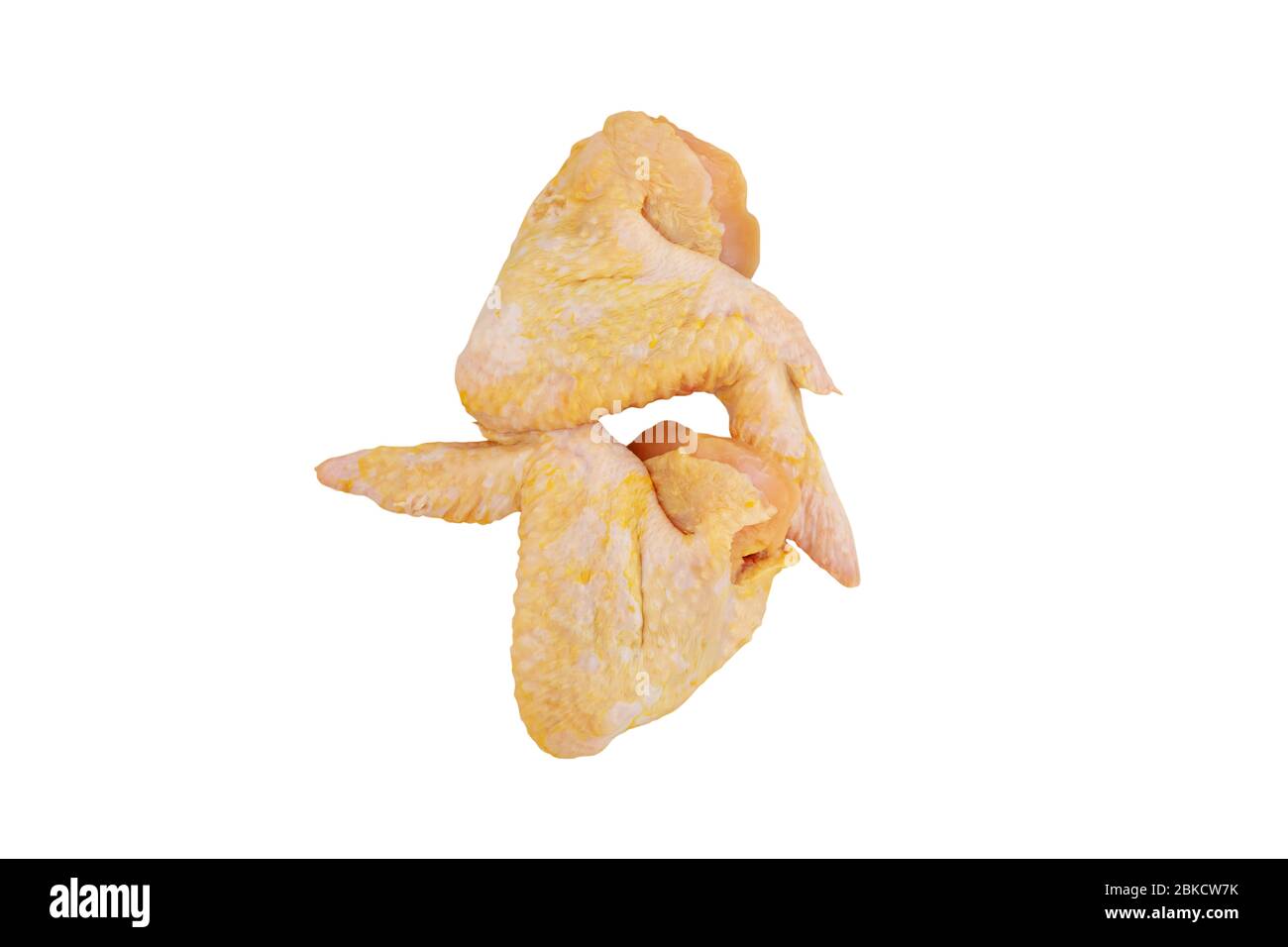 Roher gelber Mais gefüttert Hühnerflügel isoliert auf weiß. Stockfoto