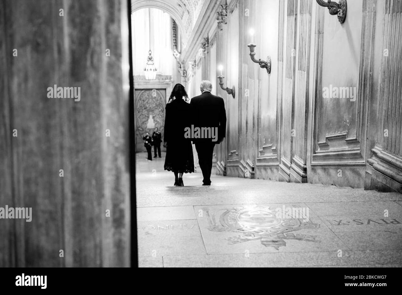 Am 24. Mai 2017 besuchten Präsident Donald Trump und First Lady Melania Trump die Sixtinische Kapelle im Vatikan nach ihrem Treffen mit Papst Franziskus während ihrer offiziellen Auslandsreise. Stockfoto