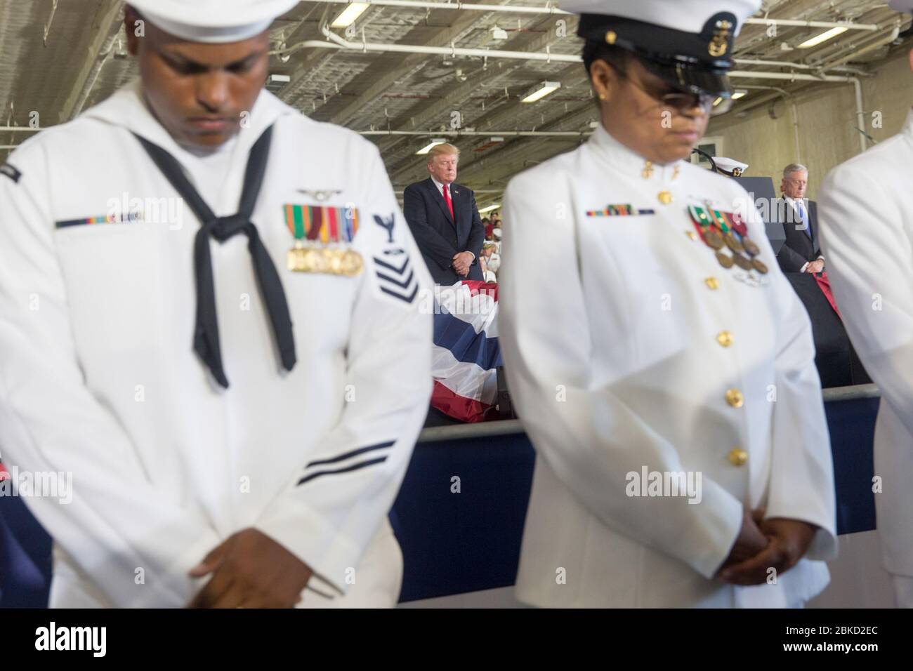 Am 22. Juli 2017 wurde die USS Gerald R. Ford (CVN-78) in einer Zeremonie in Anwesenheit von Militärbeamten und Würdenträgern offiziell in die US Navy eingewiesen. Der Ford ist der erste seiner Klasse von Flugzeugträgern und verfügt über fortschrittliche Technologie für eine verbesserte Betriebseffizienz. Stockfoto