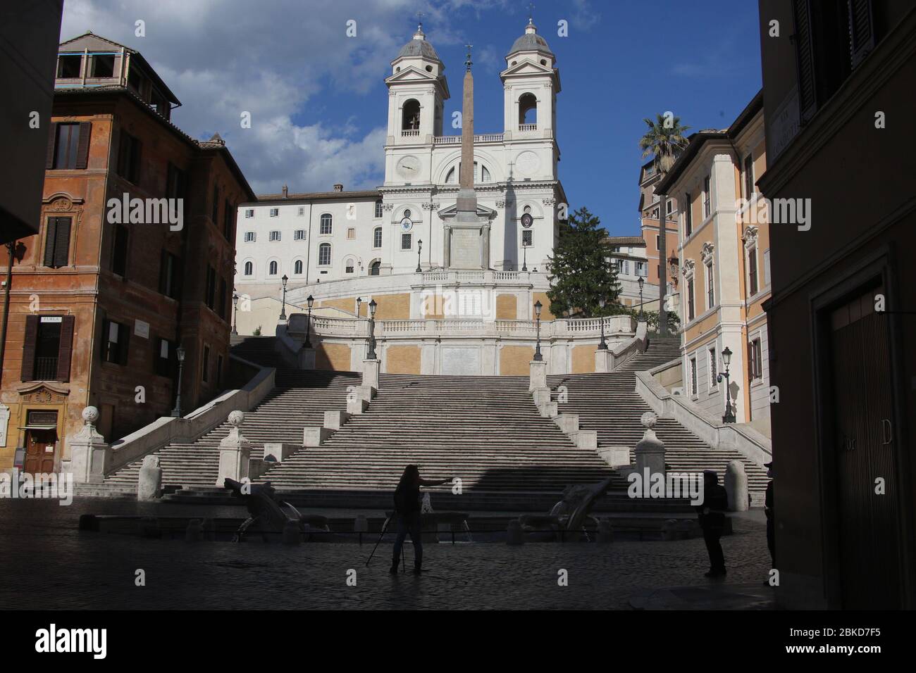 Rom, Italien. Mai 2020. Roma, Italien 3. Mai 2020: Trinità dei Monti, historisches Zentrum von Rom verlassen am Sonntagnachmittag, am letzten Sperrtag in Italien aufgrund der Covid-19-Pandemie, beginnt Italien ab dem 4. Mai Phase 2. Quelle: Unabhängige Fotoagentur/Alamy Live News Stockfoto