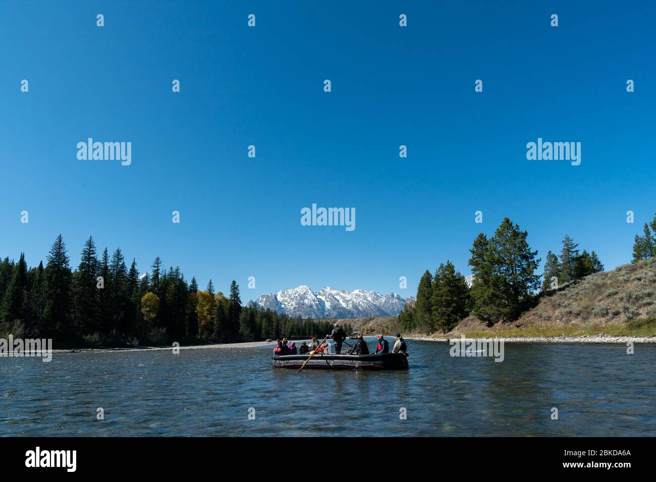 Am 3. Oktober 2019 schloss sich First Lady Melania Trump Schülern der vierten Klasse des Teton County School District an, um eine River-Rafting-Tour auf dem Snake River in Moose, Wyoming, zu Unternehmen. Stockfoto