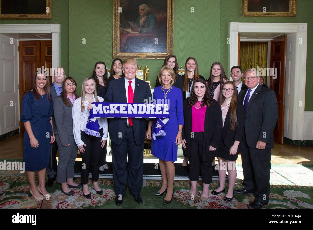 Am 17. November 2017 ehrt Präsident Donald J. Trump das McKendree University Bowling NCAA National Championship Team im Weißen Haus während des Collegiate National Champions Day. Stockfoto