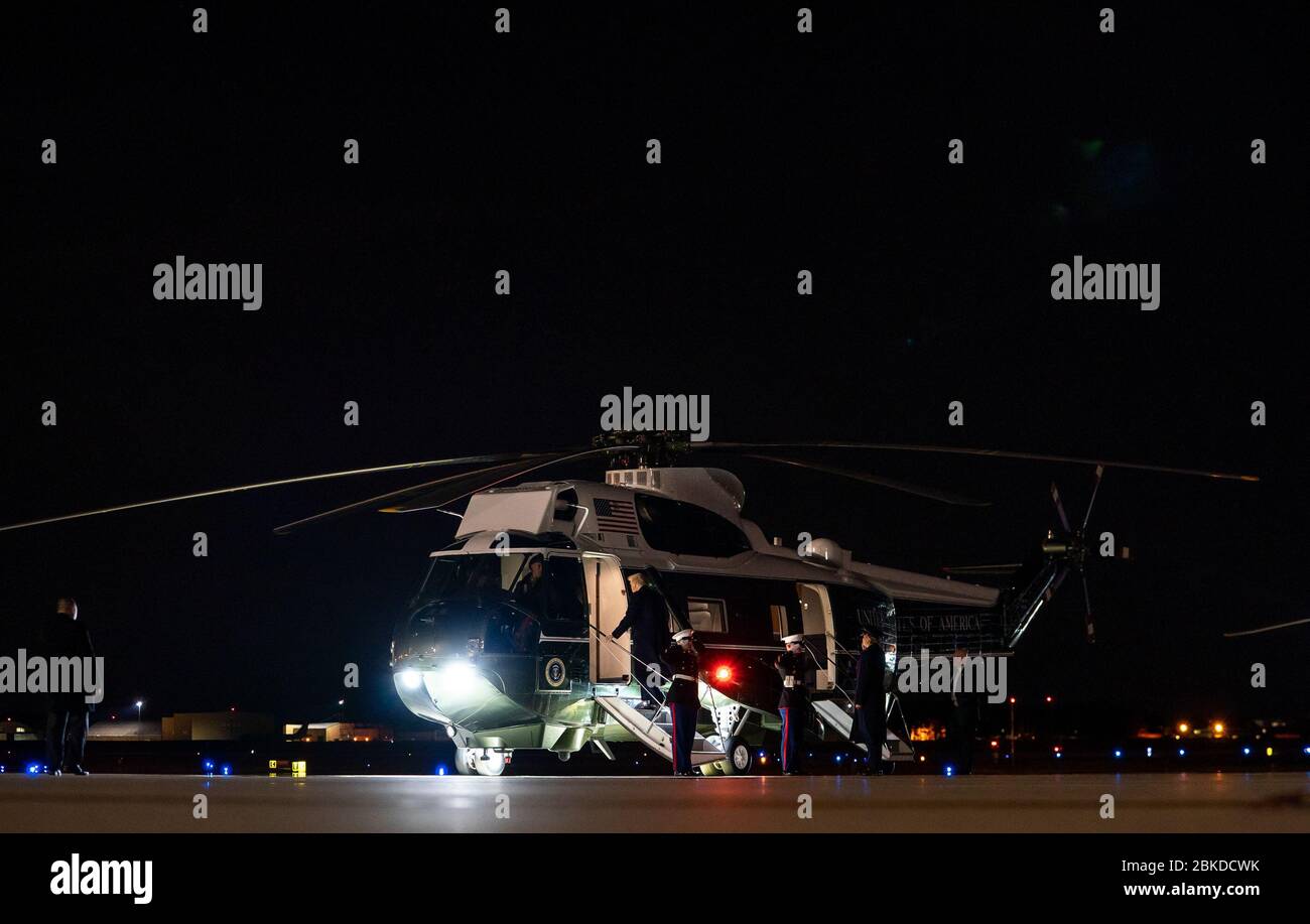 Präsident Donald Trump kehrte von Georgia nach Washington zurück, wo er seine Veranstaltungen und Treffen in der Hauptstadt fortsetzte. Die Reise konzentrierte sich auf laufende nationale Fragen und politische Engagements. Stockfoto