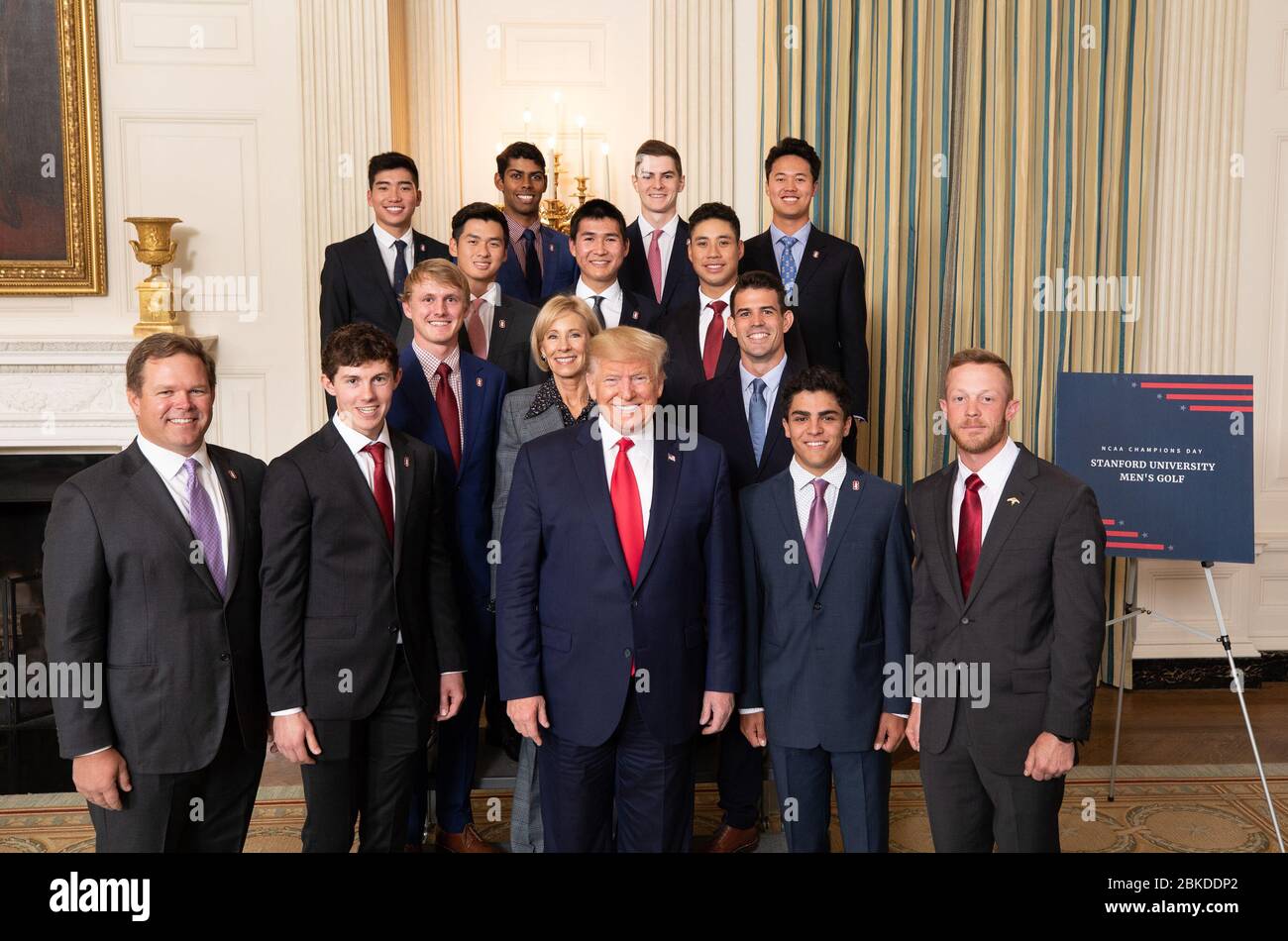 Am 22. November 2019 traf sich Präsident Donald J. Trump mit dem NCAA Stanford University Men's Champion Golf Team 2019 im Weißen Haus und feierte seine nationale Meisterschaft während des Collegiate National Champions Day. Stockfoto