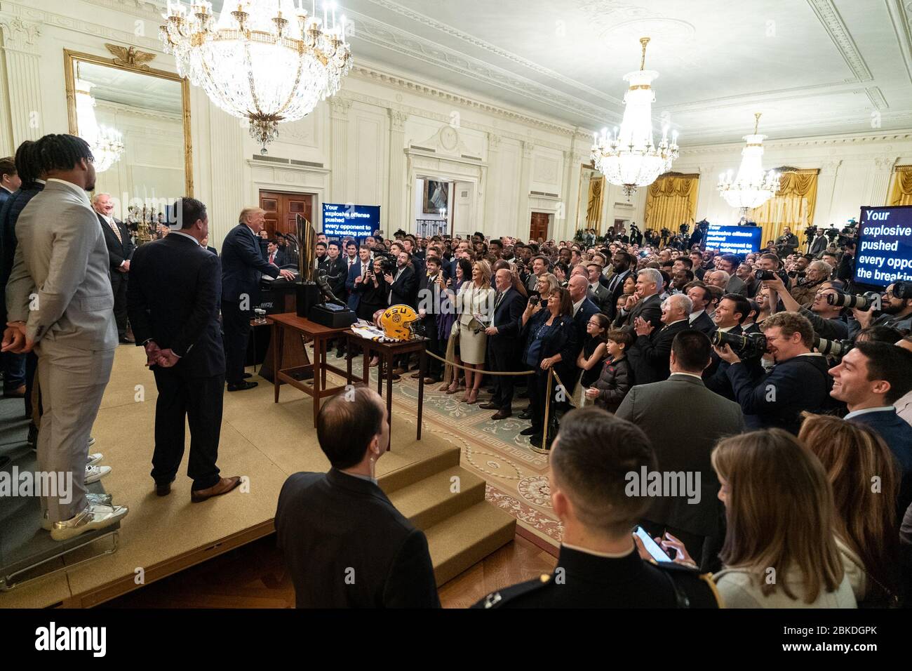 Präsident Donald Trump veranstaltet am 17. Januar 2020 die Tigers der Louisiana State University (LSU), die College Football National Champions 2019, im Weißen Haus, um ihren Sieg zu feiern. Stockfoto