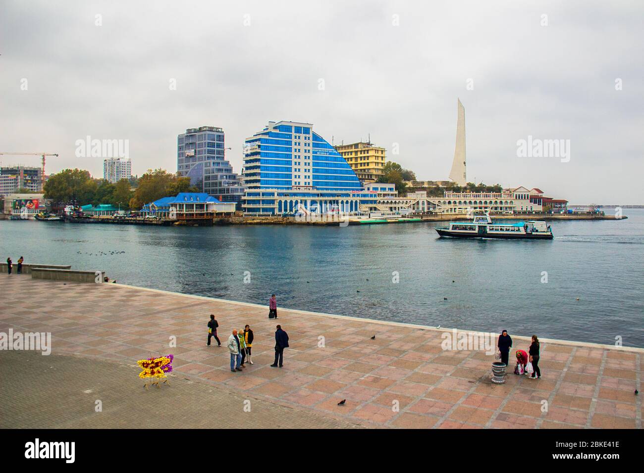 Sevastapol krim, Sevastapol ukraine, Sevastapol russland, russische Invasion, Sevastapol Blumenfest, Weiße Blume Wohltätigkeitsmesse, Weiße Blume Aktion Stockfoto