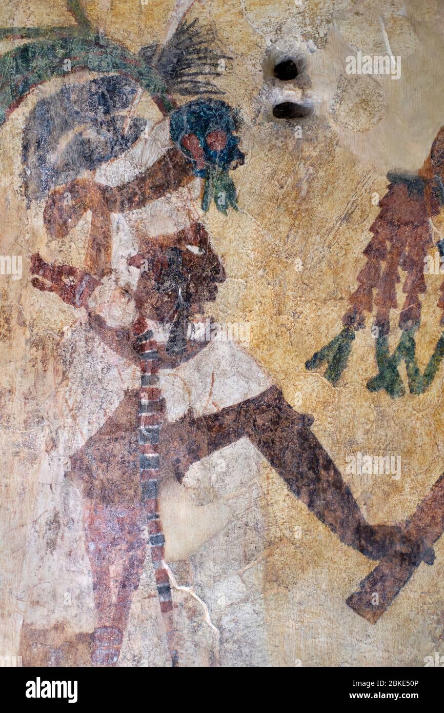 Wandmalereien in einem Tempel in der Bonampak archäologischen Stätte erhalten. Neben einer der am besten erhaltenen Maya-Wandmalereien, die Bonampak Stockfoto