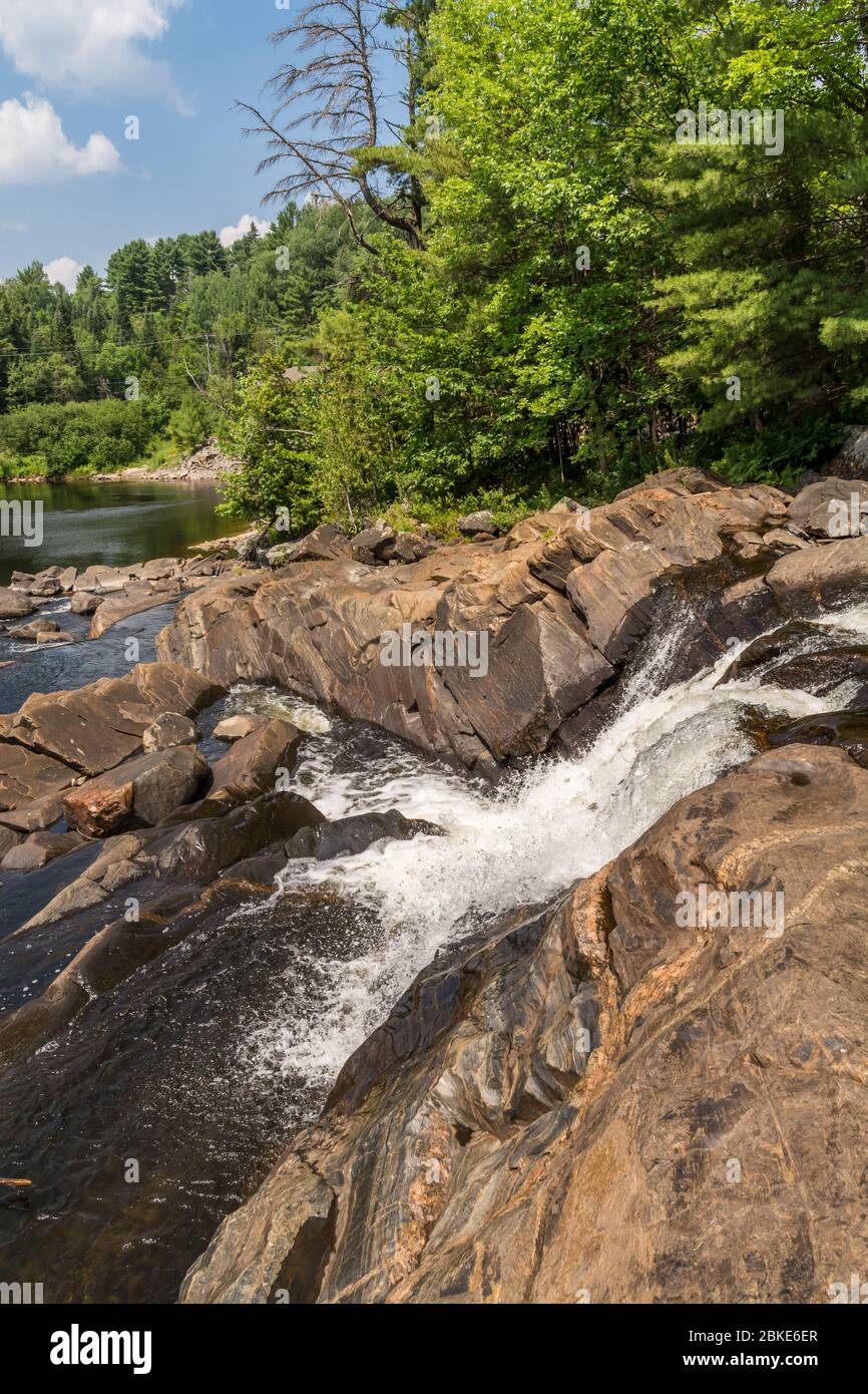 Wilson Falls Conservation Area Muskoka County Algonquin Highlands Bracebridge Ontario Kanada im Sommer Stockfoto