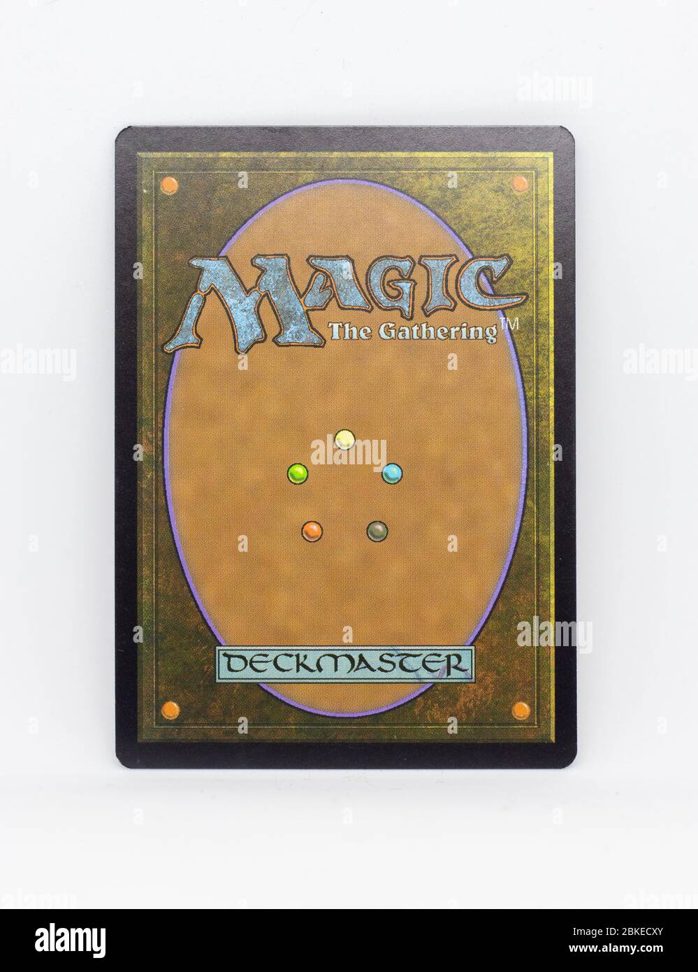 Rückansicht einer Magic the Gathering Card auf weißem Hintergrund Stockfoto