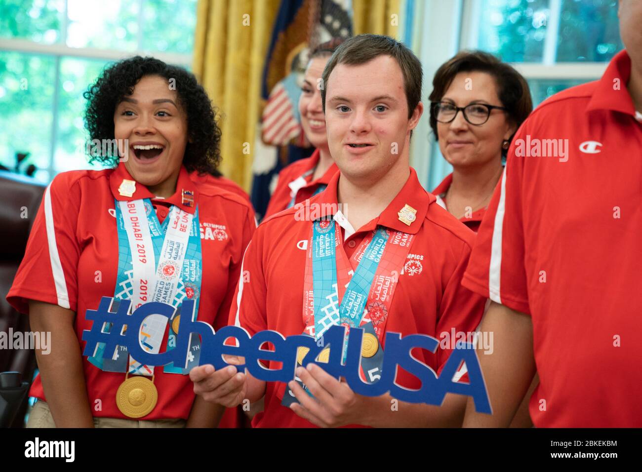 Am 18. Juli 2019 trafen sich Präsident Donald J. Trump, First Lady Melania Trump, Vizepräsident Mike Pence und Second Lady Karen Pence mit Team USA zu den Special Olympics World Games 2019 im Weißen Haus, um Fotos zu machen. Stockfoto