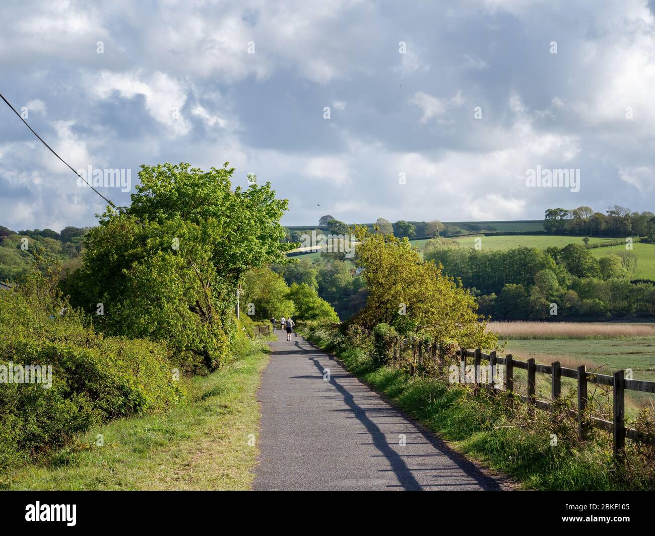 BIDEFORD, DEVON, ENGLAND, Großbritannien - 1. MAI 2020: Der Tarka Trail, Wander- und Radweg. Landschaftlich schöne Outdoor-Übungen. Stockfoto