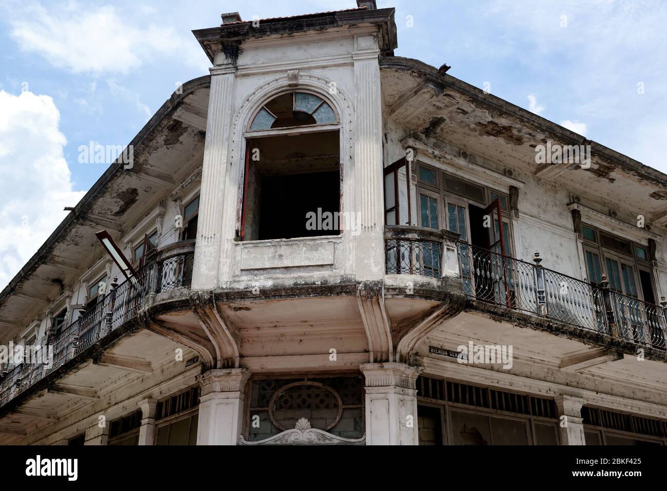 Bau und Restaurierung von Gebäuden der spanischen Kolonialarchitektur in der Altstadt von Casco Viejo, Panama City, Panama Stockfoto