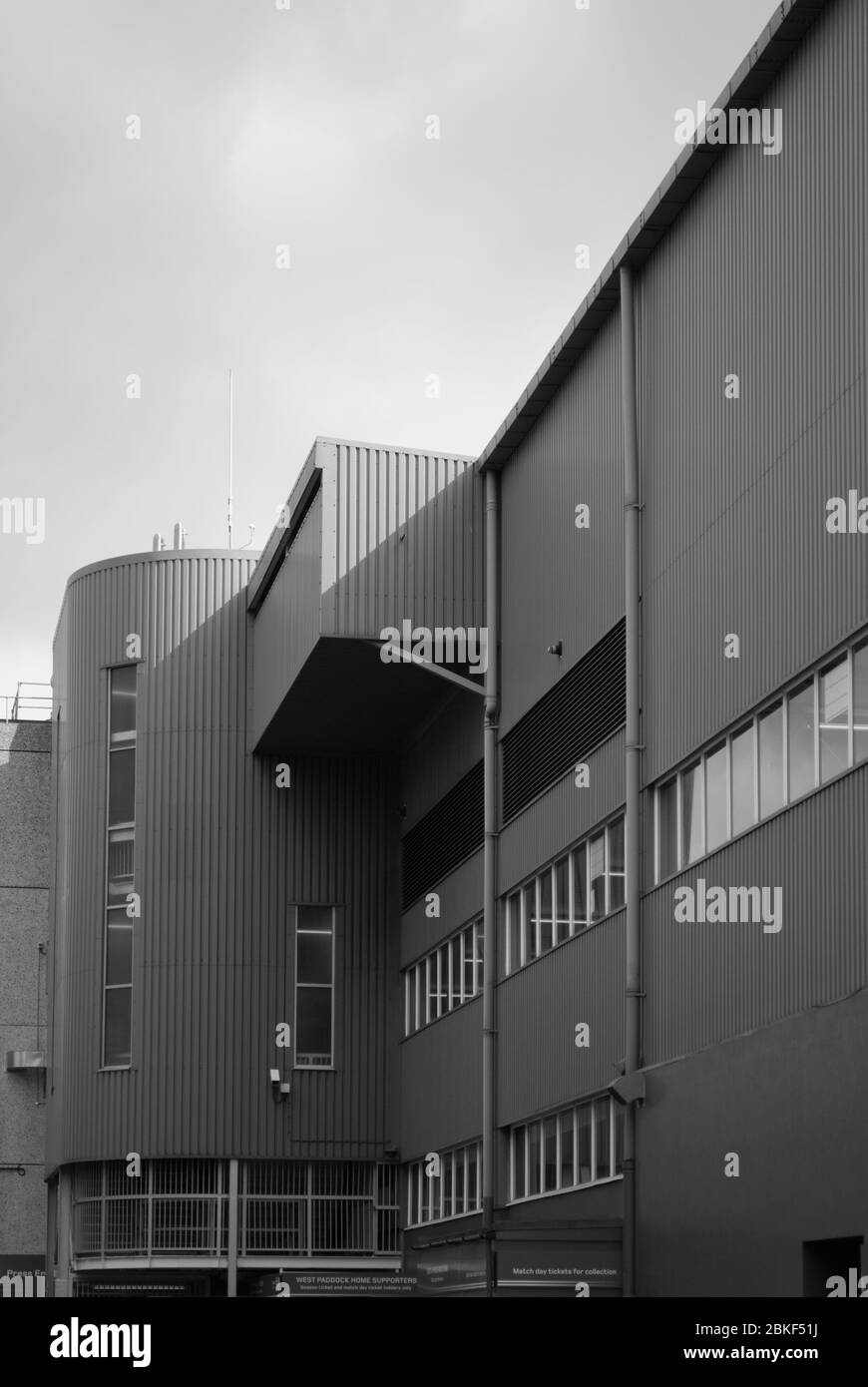 Blue Stadium 1960s 1970s Architecture Stahlbau QPR FC Loftus Road South Africa Road Stand, Shepherd's Bush, London W12 Stockfoto