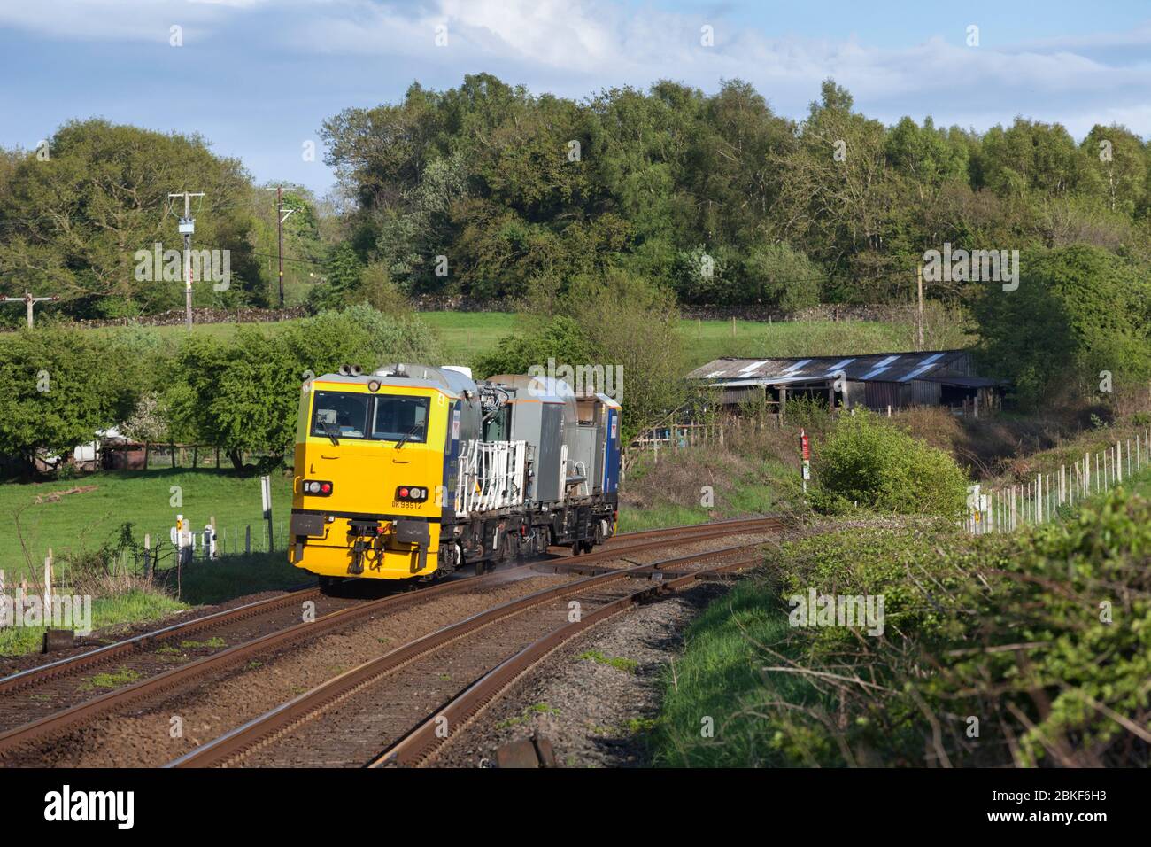 Network Rail Windhoff Cargo Sprinter MPV (Mehrzweckfahrzeug) Passend Silverdale, Lancashire Sprühen Unkrautvernichter auf die Bahnlinie Stockfoto
