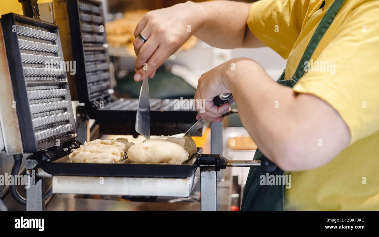 Auswahl An Traditionellen belgischen Waffeln mit Blick auf brüssel. Stockfoto