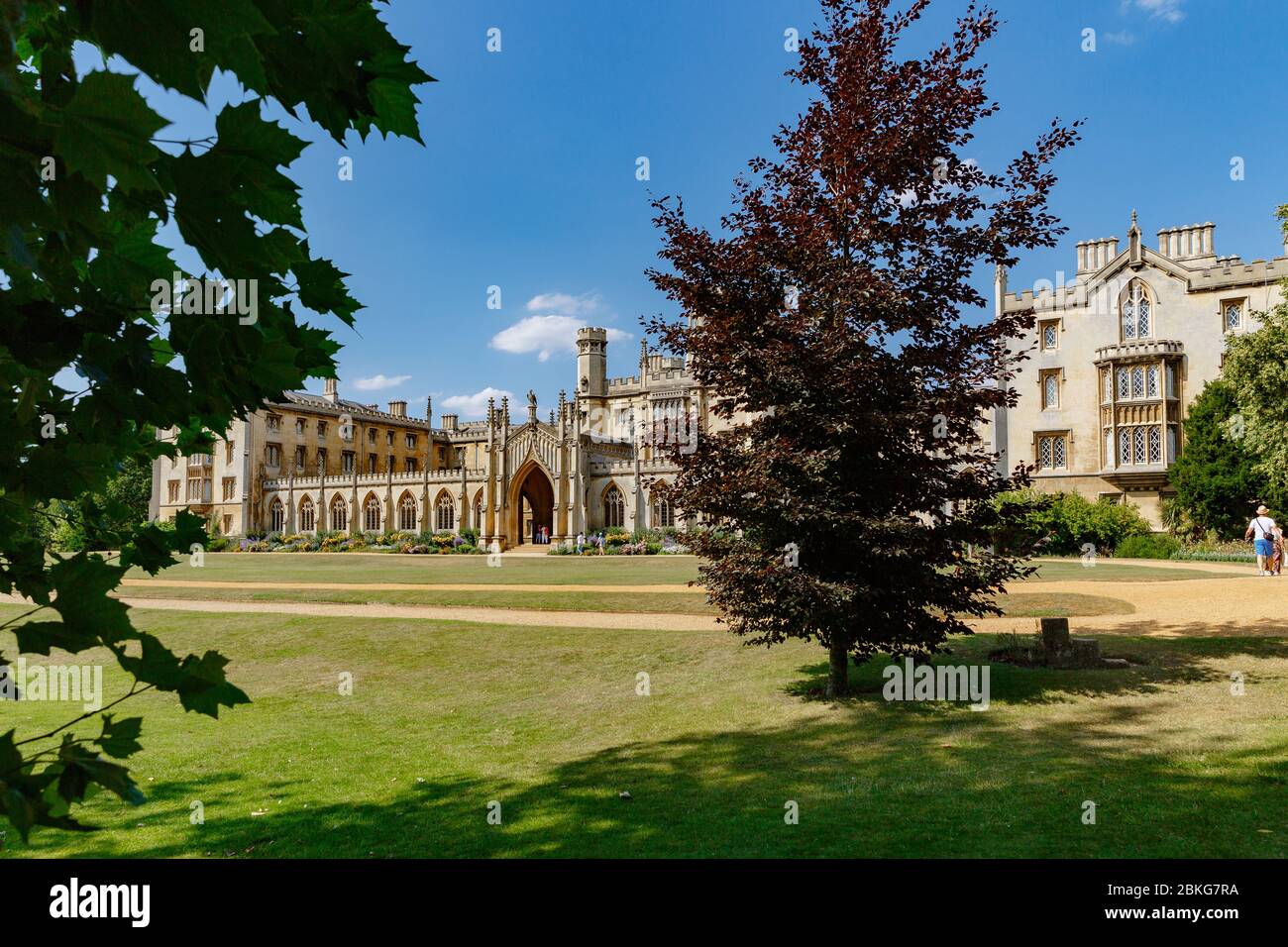 St. John's College New Court und leere Uhr Turm Gesicht, sonnigen Tag Stockfoto