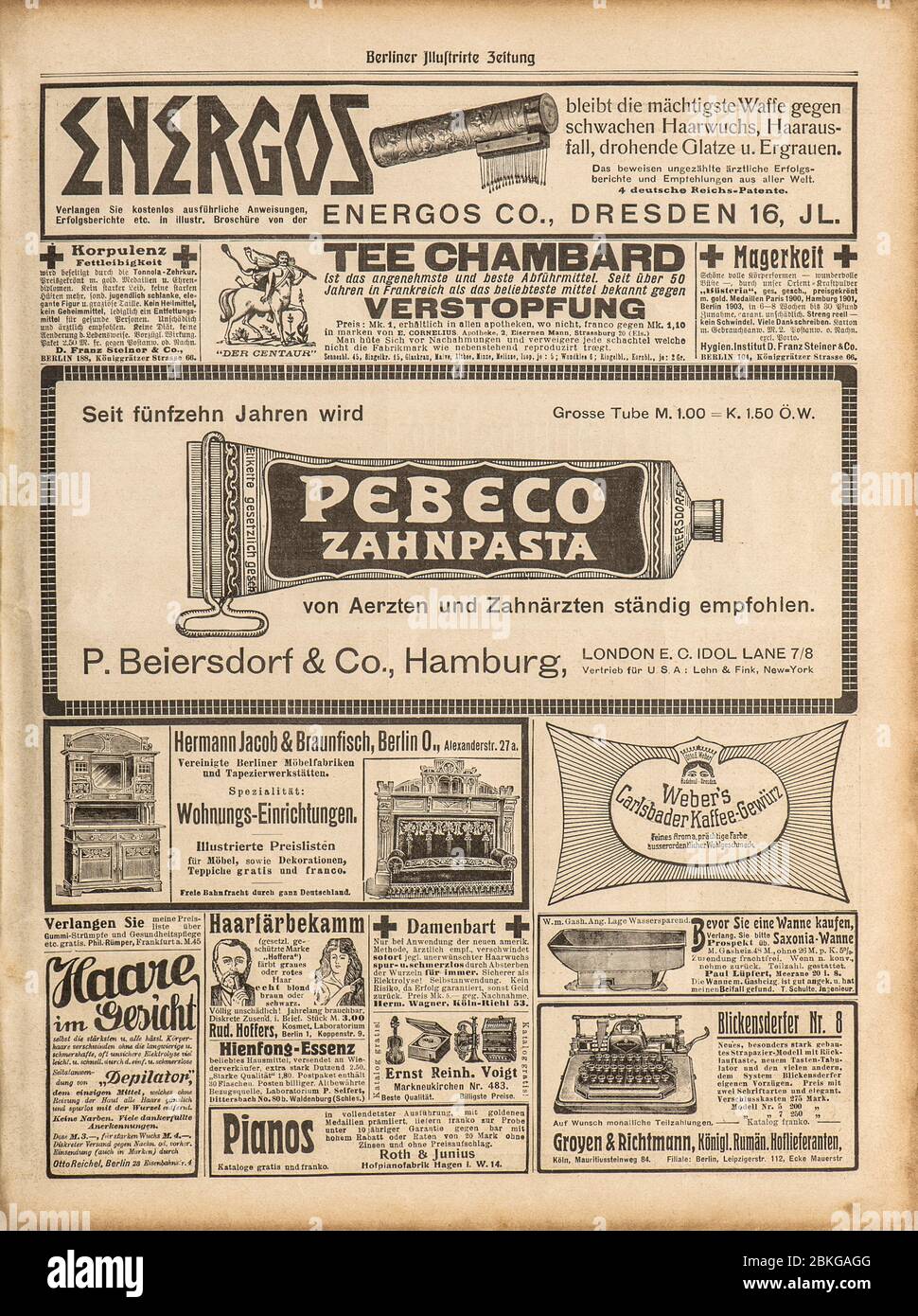 Hintergrund des verwendeten Papiers. Alte Zeitungsblätter mit Vintage-Werbung Stockfoto