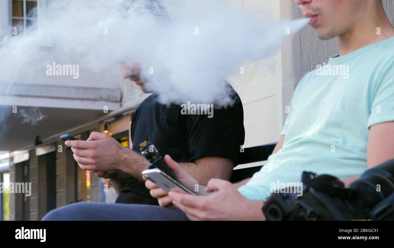Auf Rauch achten? Nein danke! Man mag nicht, wenn jemand smok Stockfoto