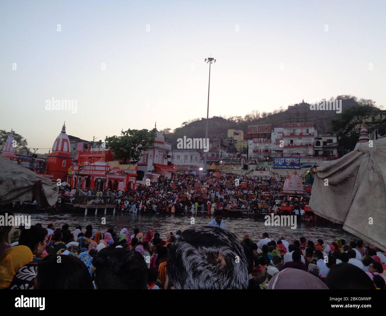 Ganga Aarti am Abend im har KI paudi haridwar Stockfoto