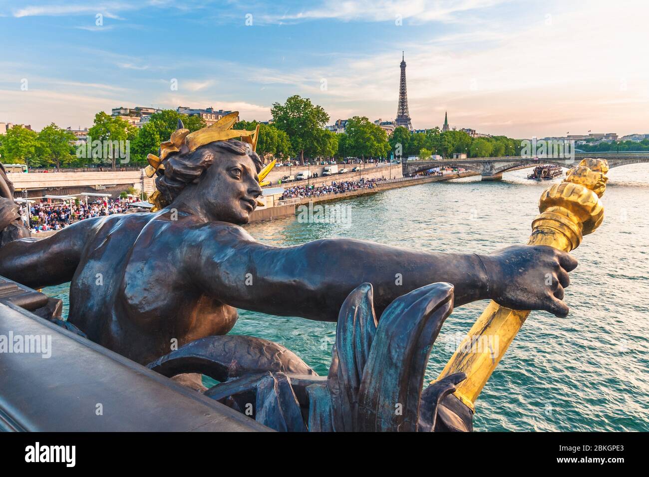 Landschaft auf der seine von der Alexander III Brücke Stockfoto