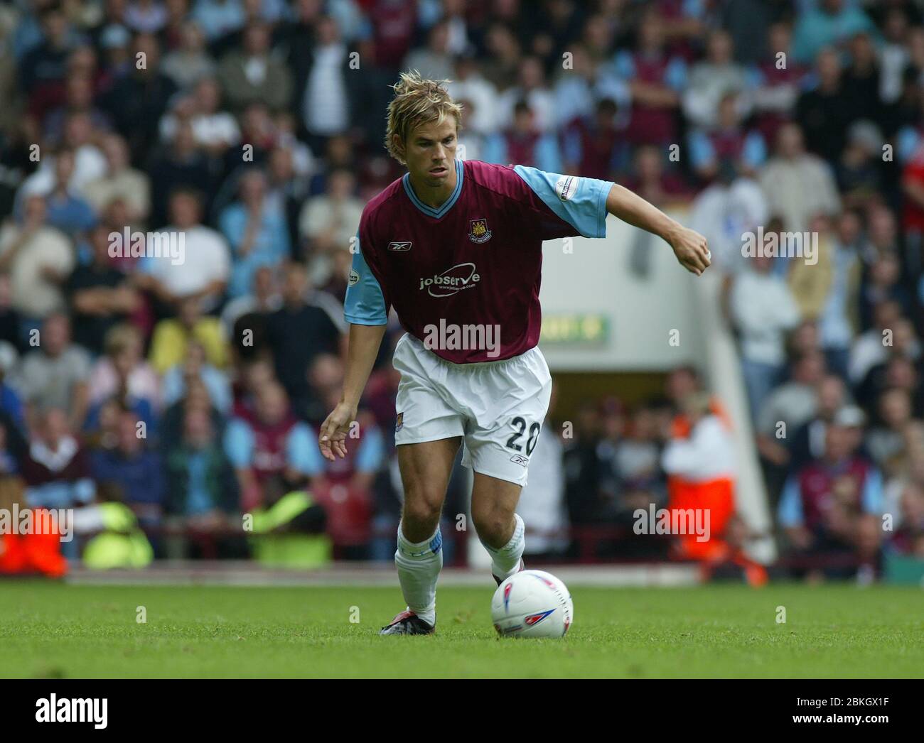 LONDON, Großbritannien, SEPTEMBER 28: Niclas Alexanderson von West Ham United im Einsatz während der Nationwide Div 1 zwischen West Ham United und Millwall A Stockfoto