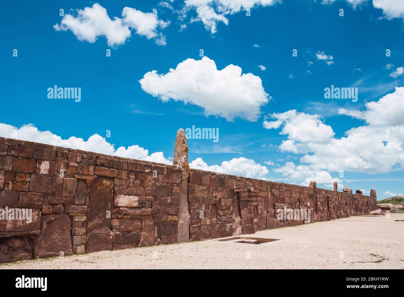 Architekturbau an der präkolumbianischen archäologischen Stätte in Tiwanaku, Bolivien Stockfoto