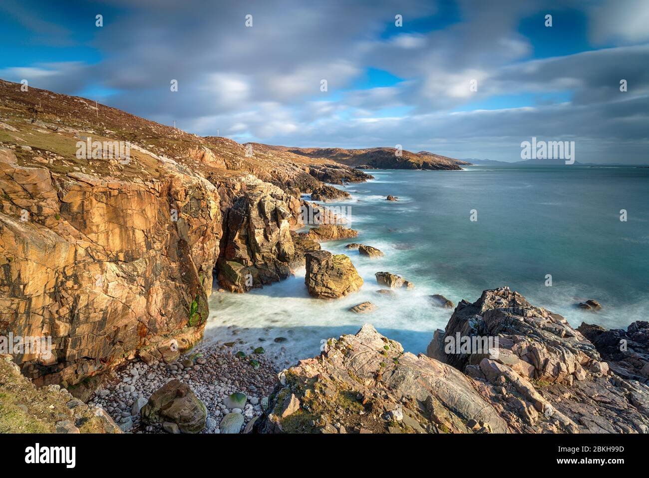 Die wilde und zerklüftete Küste bei Hushinish auf der Isle of Harris in den Äußeren Hebriden Schottlands Stockfoto