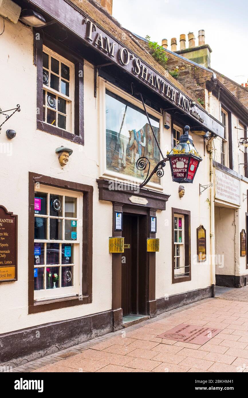 TAM O'Shanter Inn, High Street, Ayr, Schottland, ein lizenzierter Pub, der den literarischen Werken von Robert Burns, dem schottischen Nationalbarden, gewidmet ist. Stockfoto