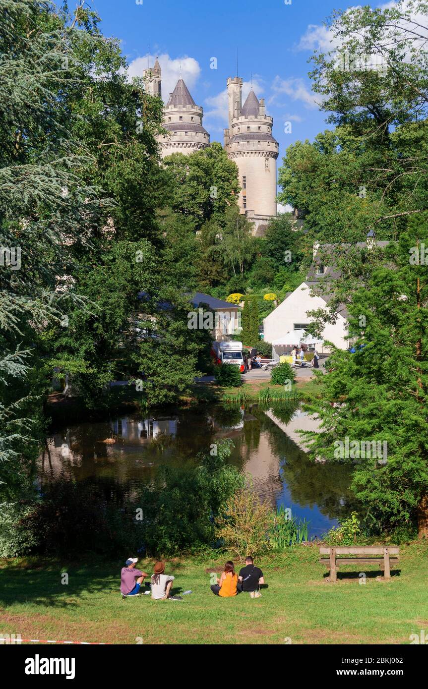 Frankreich, Oise Department, Dorf Pierrefonds, Kulturerbe Schloss von Arboretum von Prieuré Park Stockfoto