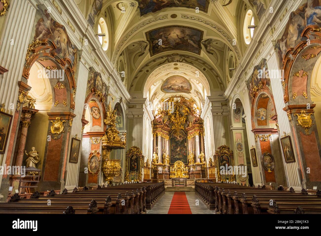 Österreich, Niederösterreich, Krems an der Donau, Innenraum der Piaristenkirche Stockfoto