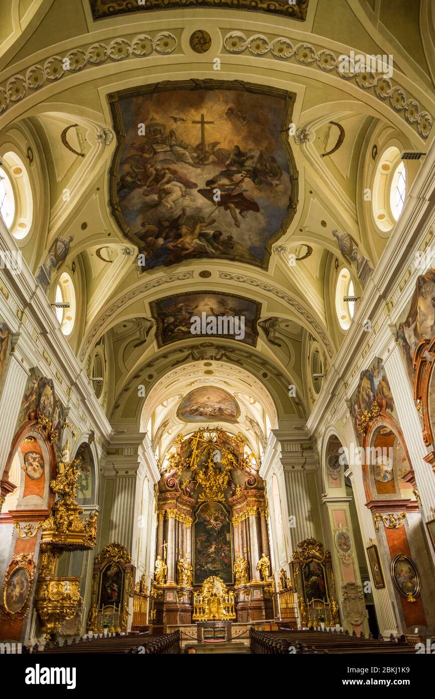 Österreich, Niederösterreich, Krems an der Donau, Innenraum der Piaristenkirche Stockfoto