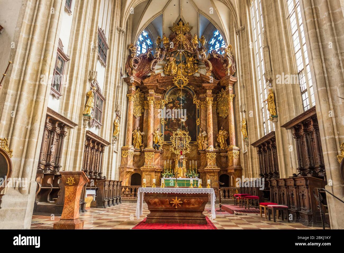 Österreich, Niederösterreich, Krems an der Donau, Innenraum der Piaristenkirche Stockfoto