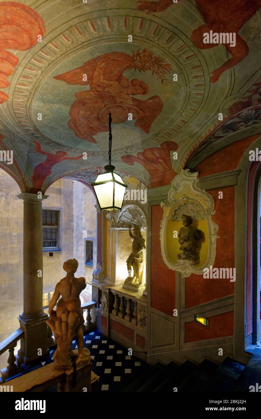 Frankreich, Alpes Maritimes, Nizza, Altstadt, Lascaris Palast der Mitte des 17. Jahrhunderts, monumentale Treppe mit Fresken verziert und von der Statue des Mars übersehen Stockfoto