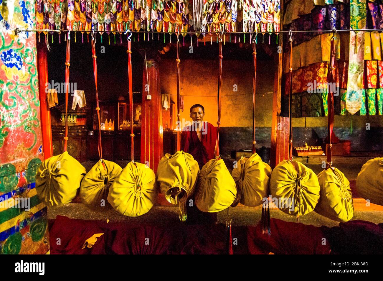 China, Zentraltibet, Ü Tsang, Lhasa, Ramoche Tempel, Butter und Opferlampen Stockfoto
