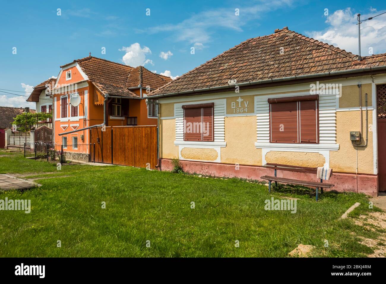 Rumänien, Judov von Brasov, Gybert, traditionelle Häuser entlang der Straße Stockfoto