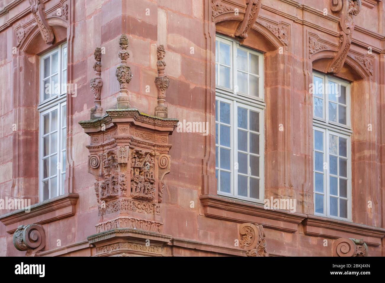 Frankreich, Meurthe et Moselle, Luneville, Fassade des Hauses des Kaufmanns aus dem 18. Jahrhundert in rosa Sandstein aus den Vogesen Stockfoto