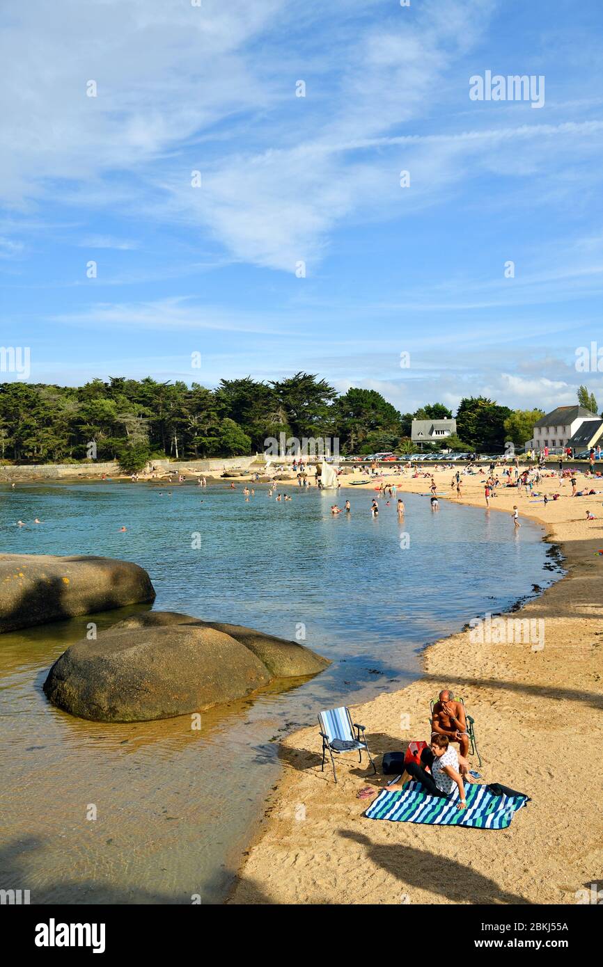 Frankreich, Cotes d'Armor, Tregastel, rosa Granitküste (cote de Granit Rose), der Strand Stockfoto