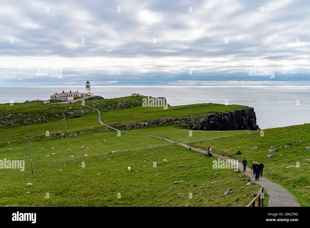 Großbritannien, Schottland, Highlands, Hebrides, Isle of Skye, Neist Point Lighthouse (Vogelblick) Stockfoto