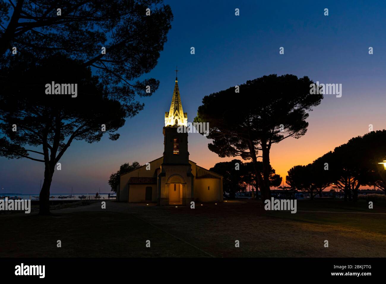 Frankreich, Gironde, Bassin d'Arcachon, La Teste-de-Buch, Andernos, Andernos-le-Bains, Saint-Eloi Kirche Stockfoto