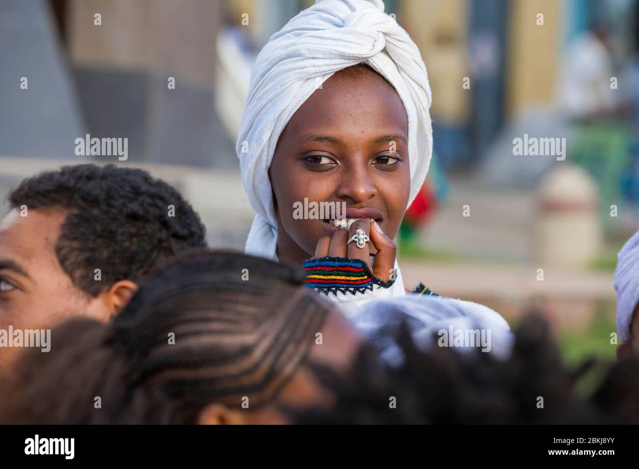 Äthiopien, Gondar, Menschen jubeln während der Prozession zum Timkat-Fest oder Epiphanie, und dem 200. Todestag des Theodros-Königs, amharic Beauty Stockfoto
