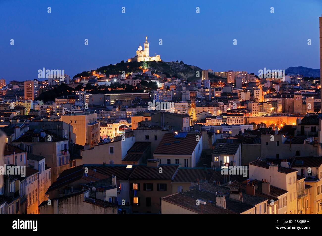 Frankreich, Bouches du Rhone, Marseille, 2. Arrondissement, Euromediterraner Raum, La Joliette Bezirk, Notre Dame de la Garde Basilika Stockfoto