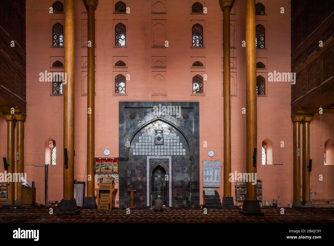 Indien, Jammu und Kaschmir, Srinagar, Jamia Masjid Moschee, Gebetshalle Stockfoto