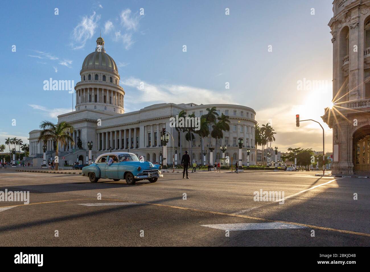Kuba, Provinz Ciudad de la Habana, Havanna, Stadtteil Centro Habana, amerikanische Wagen auf dem Paseo del Prado auch genannt Paseo José Marti anschließen Capitol und Malecon Stockfoto