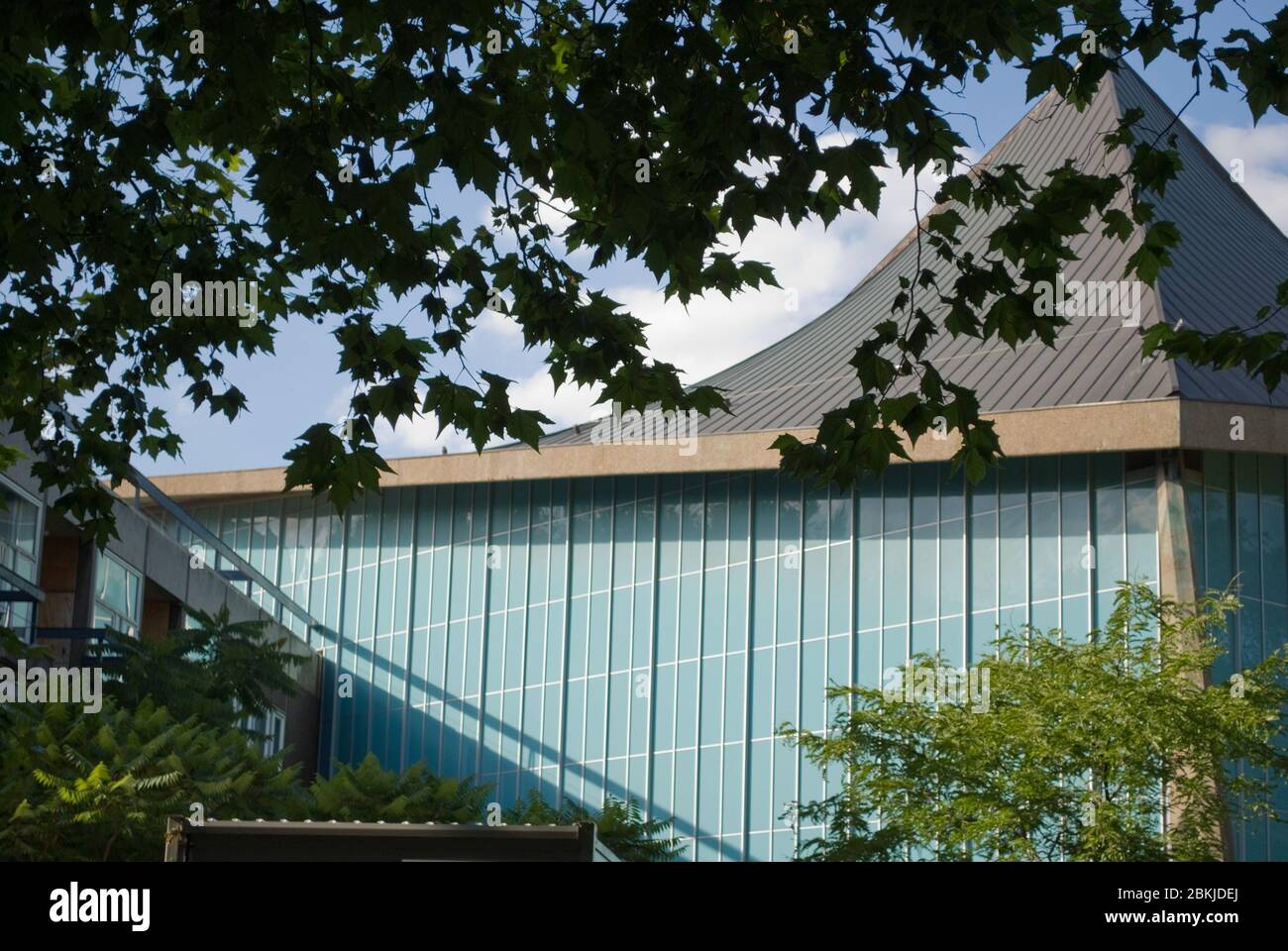Commonwealth Institute 224-238 Kensington High St, Kensington, London W8 6AG von Robert Matthew Postmoderne der 1960er Jahre Stockfoto