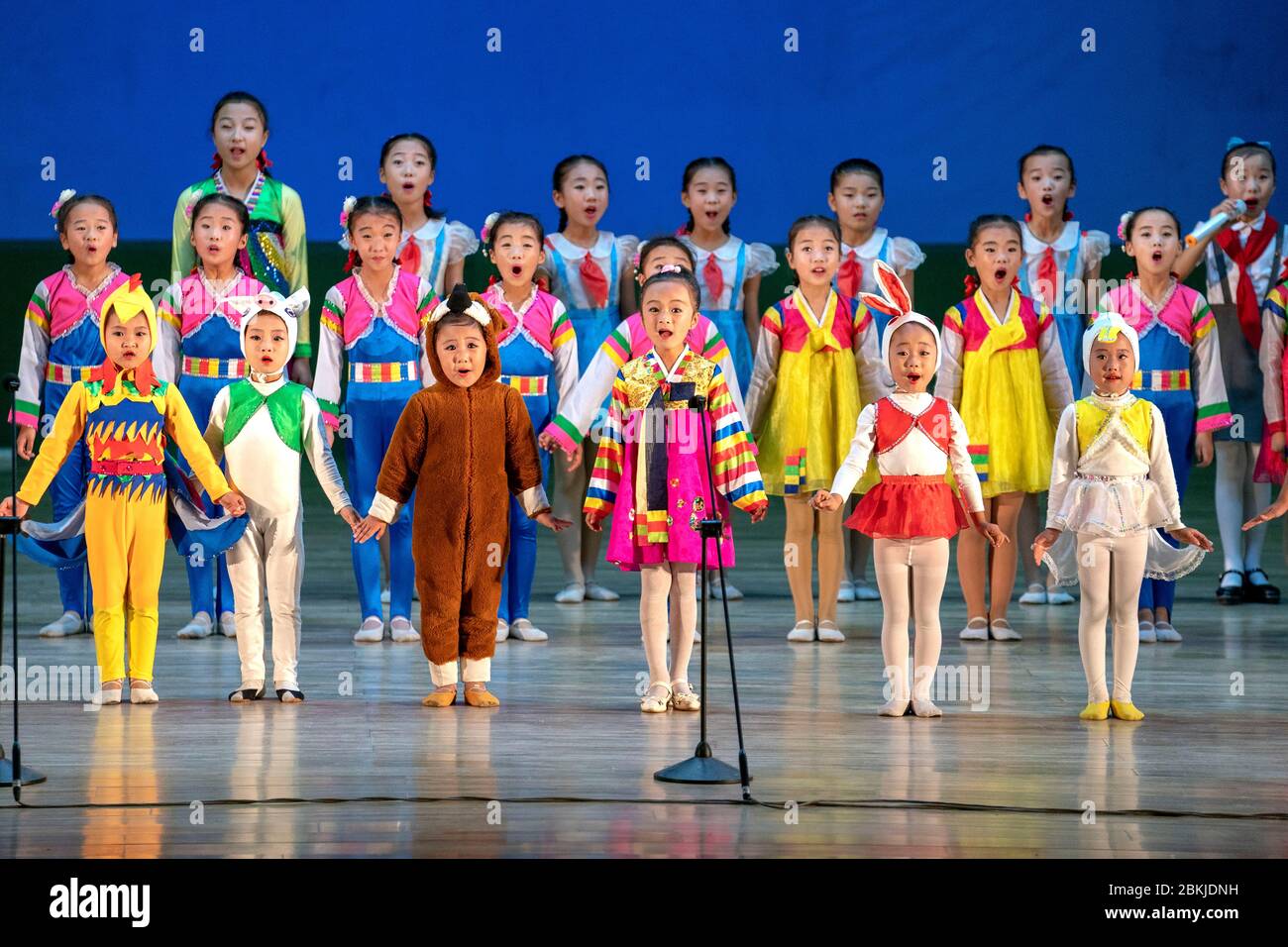 Nordkorea, Rason Special Economic Zone, Rajin, Kinderpalast, Kulturshow Stockfoto