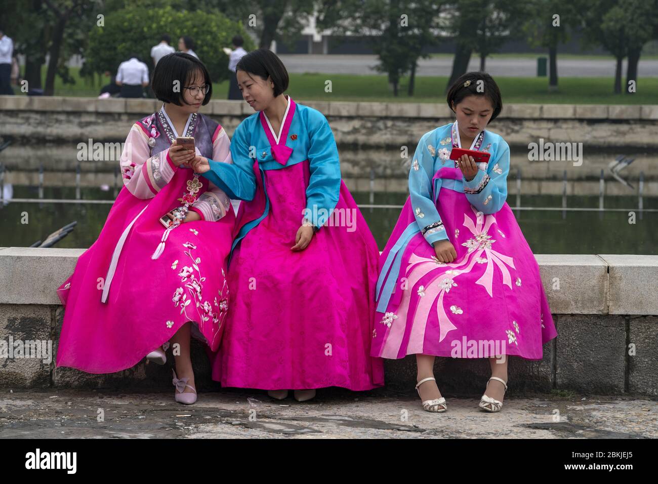 Nordkorea, Pjöngjang, Studenten tanzen für den Nationalfeiertag, der die Gründung der nordkoreanischen Volksrepublik anmagt Stockfoto
